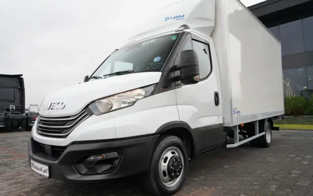 IVECO DAILY 35-160 / KONTENER 4,3 M / WINDA / BLIŹNIAK   DMC: 3500 KG /  2022 