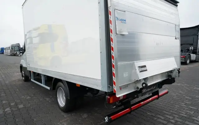 IVECO DAILY 35-160 / KONTENER 4,3 M / WINDA / BLIŹNIAK   DMC: 3500 KG /  2022 