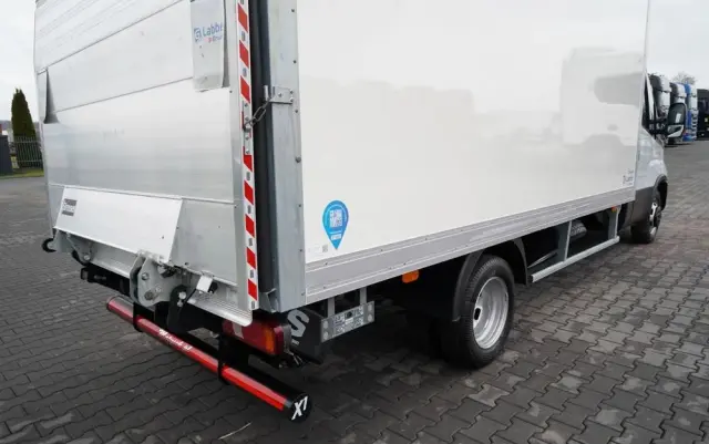 IVECO DAILY 35-160 / KONTENER 4,3 M / WINDA / BLIŹNIAK   DMC: 3500 KG /  2022 