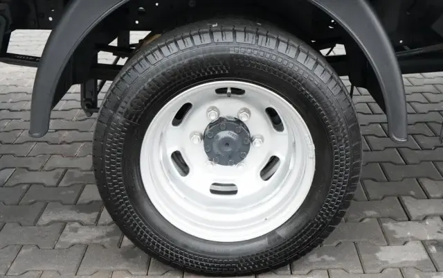 IVECO DAILY 35-160 / KONTENER 4,3 M / WINDA / BLIŹNIAK   DMC: 3500 KG /  2022 