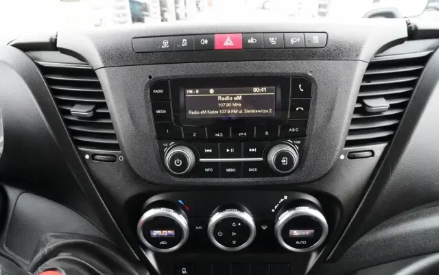 IVECO DAILY 35-160 / KONTENER 4,3 M / WINDA / BLIŹNIAK   DMC: 3500 KG /  2022 