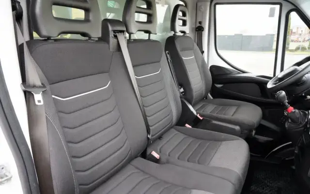 IVECO DAILY 35-160 / KONTENER 4,3 M / WINDA / BLIŹNIAK   DMC: 3500 KG /  2022 