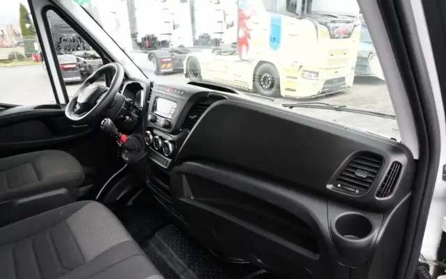 IVECO DAILY 35-160 / KONTENER 4,3 M / WINDA / BLIŹNIAK   DMC: 3500 KG /  2022 