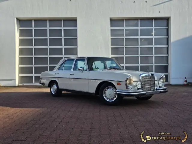 MERCEDES-BENZ 200 2.3 