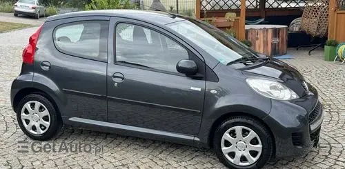 PEUGEOT 107 
