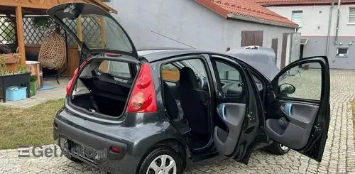 PEUGEOT 107 
