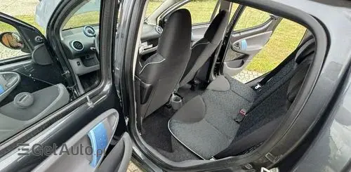 PEUGEOT 107 
