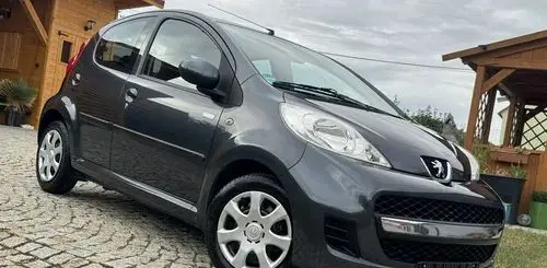 PEUGEOT 107 