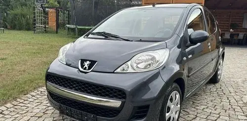 PEUGEOT 107 