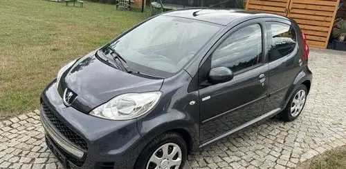 PEUGEOT 107 