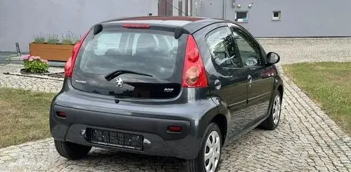 PEUGEOT 107 