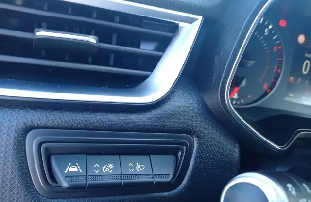 RENAULT Clio 1.0 TCe (100 KM)