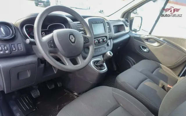 RENAULT Trafic 