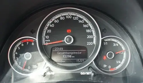 VOLKSWAGEN Up! 