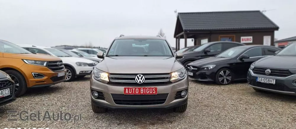 VOLKSWAGEN Tiguan 