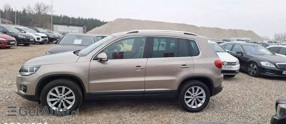 VOLKSWAGEN Tiguan 