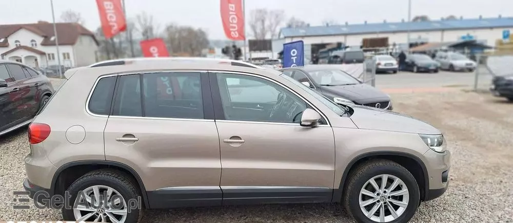 VOLKSWAGEN Tiguan 
