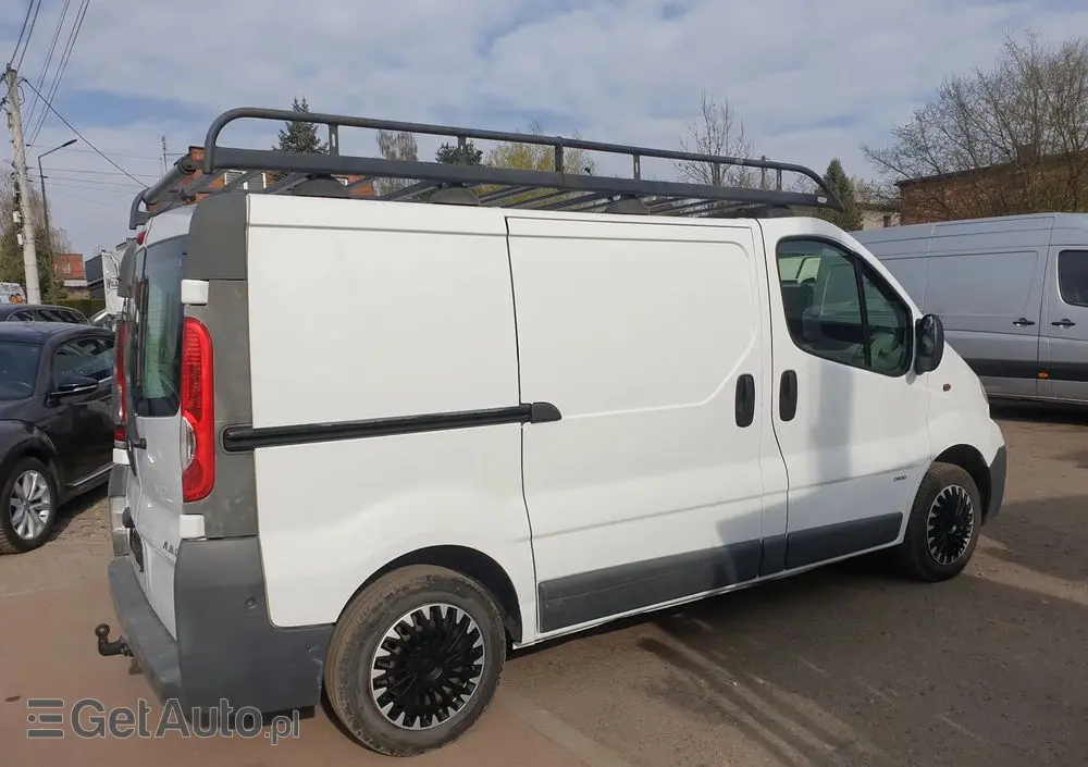 OPEL Vivaro 