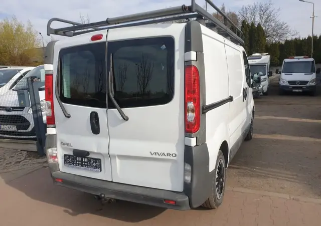 OPEL Vivaro 