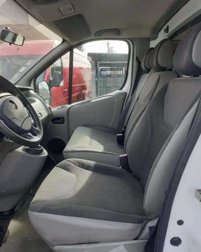 OPEL Vivaro 