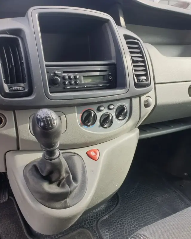 OPEL Vivaro 