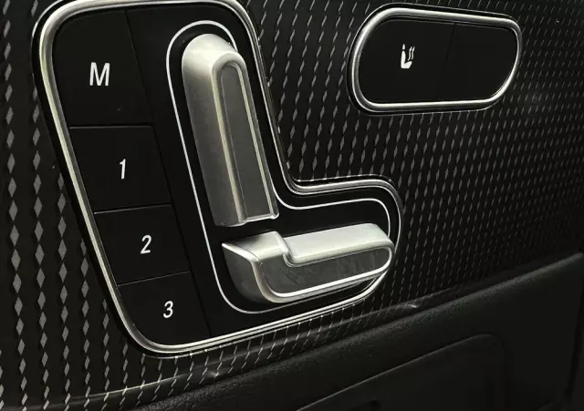 MERCEDES-BENZ Klasa B 220 d 8G-DCT