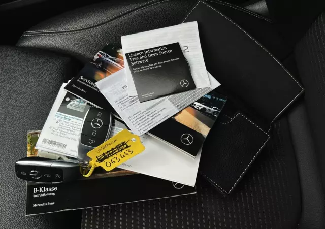 MERCEDES-BENZ Klasa B 220 d 8G-DCT