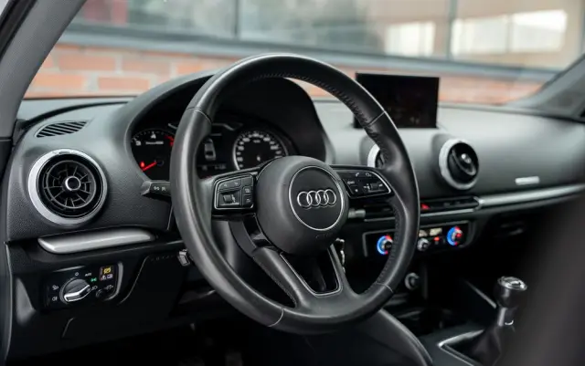 AUDI A3 Limousine 2.0 TDI sport