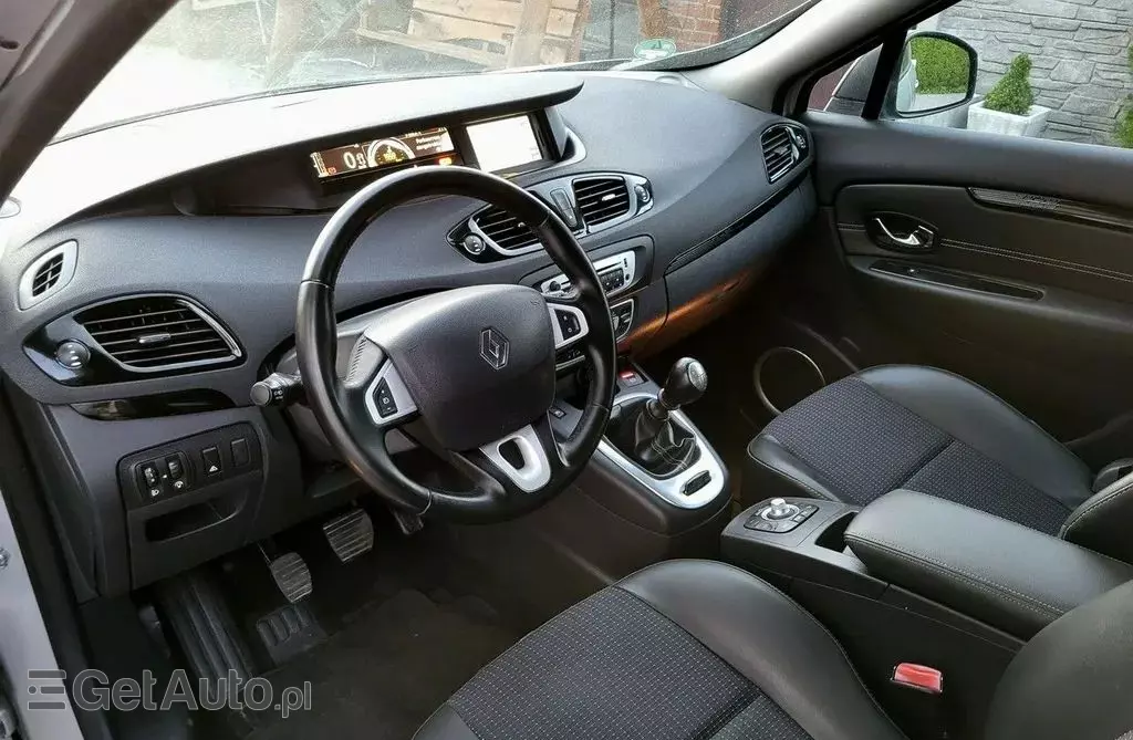 RENAULT Scenic 