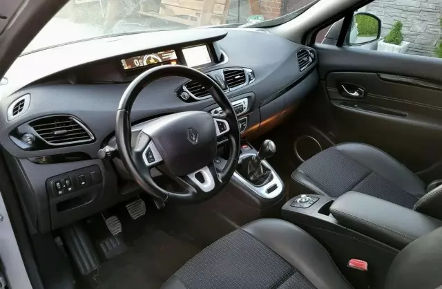 RENAULT Scenic 