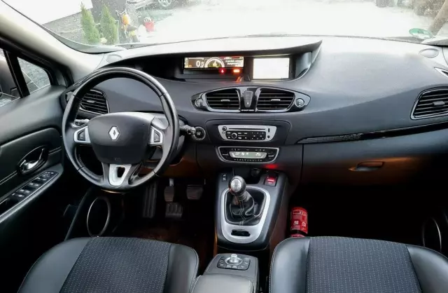 RENAULT Scenic 