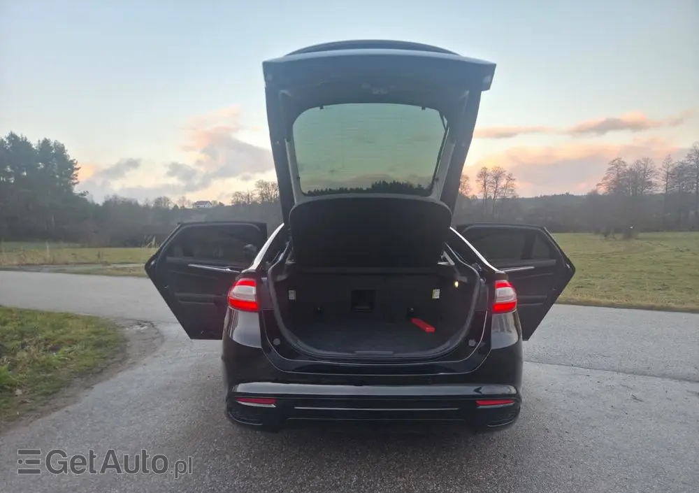 FORD Mondeo 2.0 TDCi STart-Stopp Vignale