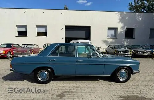 MERCEDES-BENZ W115 