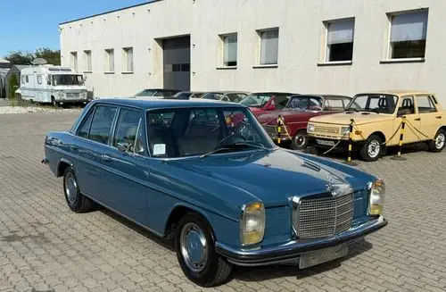 MERCEDES-BENZ W115 