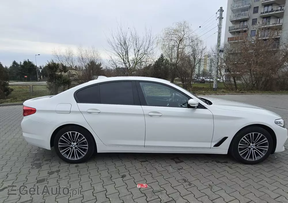BMW Seria 5 530e iPerformance Luxury Line sport