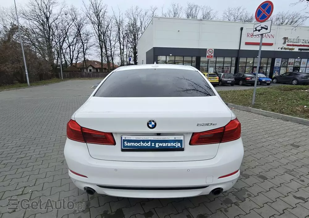 BMW Seria 5 530e iPerformance Luxury Line sport