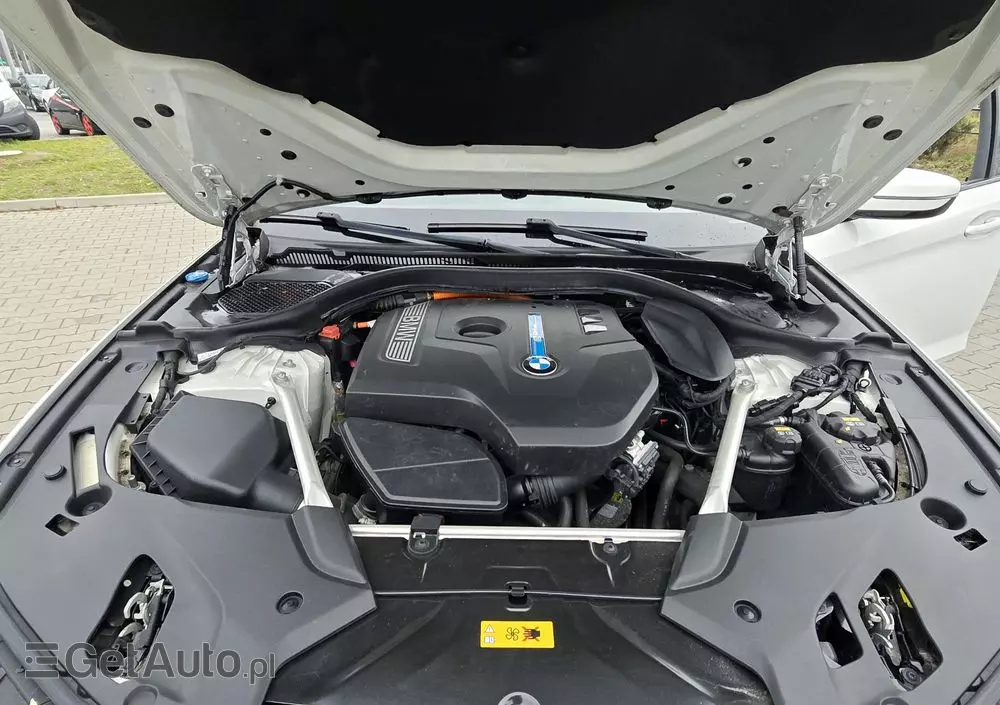 BMW Seria 5 530e iPerformance Luxury Line sport