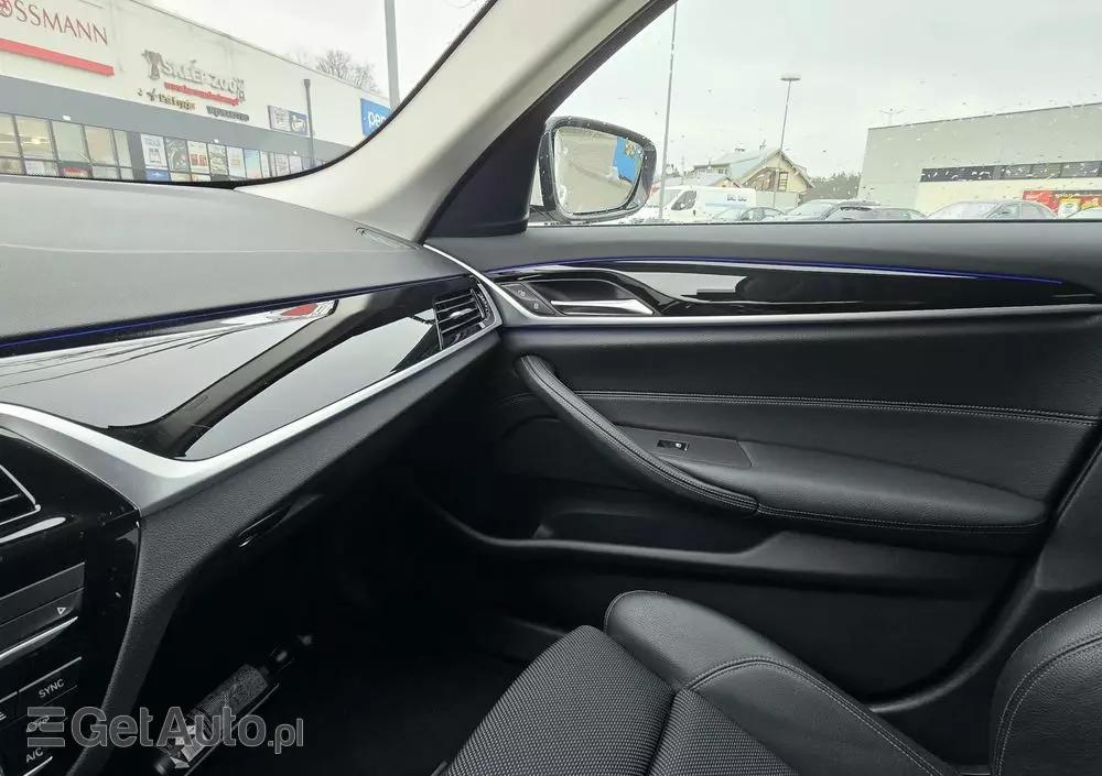 BMW Seria 5 530e iPerformance Luxury Line sport