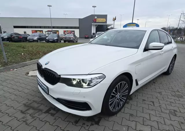 BMW Seria 5 530e iPerformance Luxury Line sport