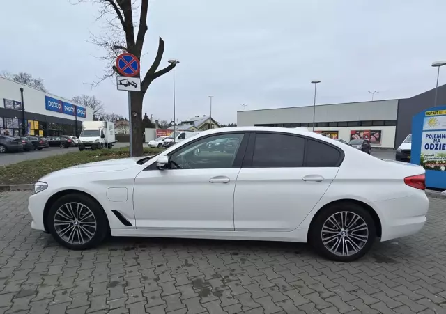 BMW Seria 5 530e iPerformance Luxury Line sport