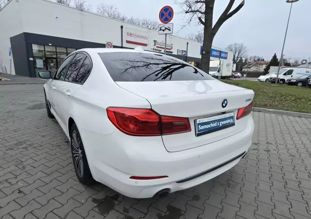 BMW Seria 5 530e iPerformance Luxury Line sport