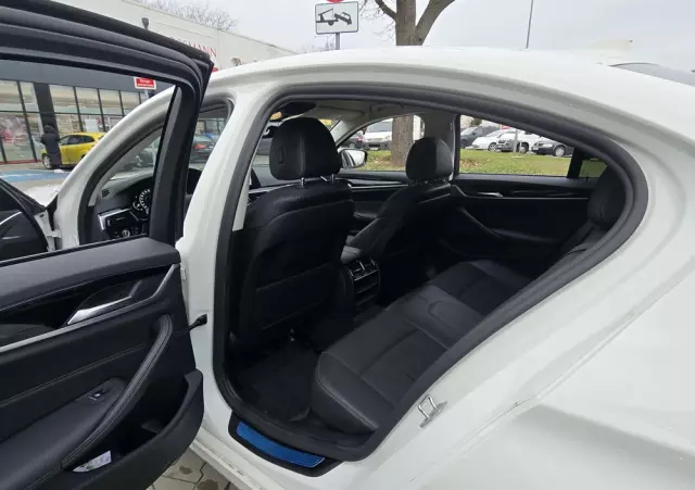 BMW Seria 5 530e iPerformance Luxury Line sport