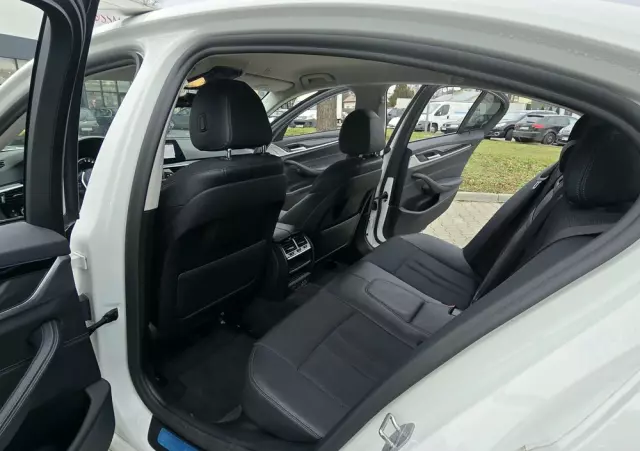 BMW Seria 5 530e iPerformance Luxury Line sport