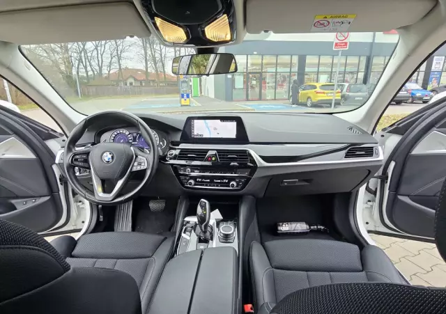 BMW Seria 5 530e iPerformance Luxury Line sport