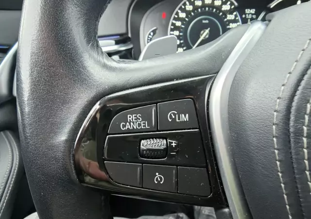 BMW Seria 5 530e iPerformance Luxury Line sport