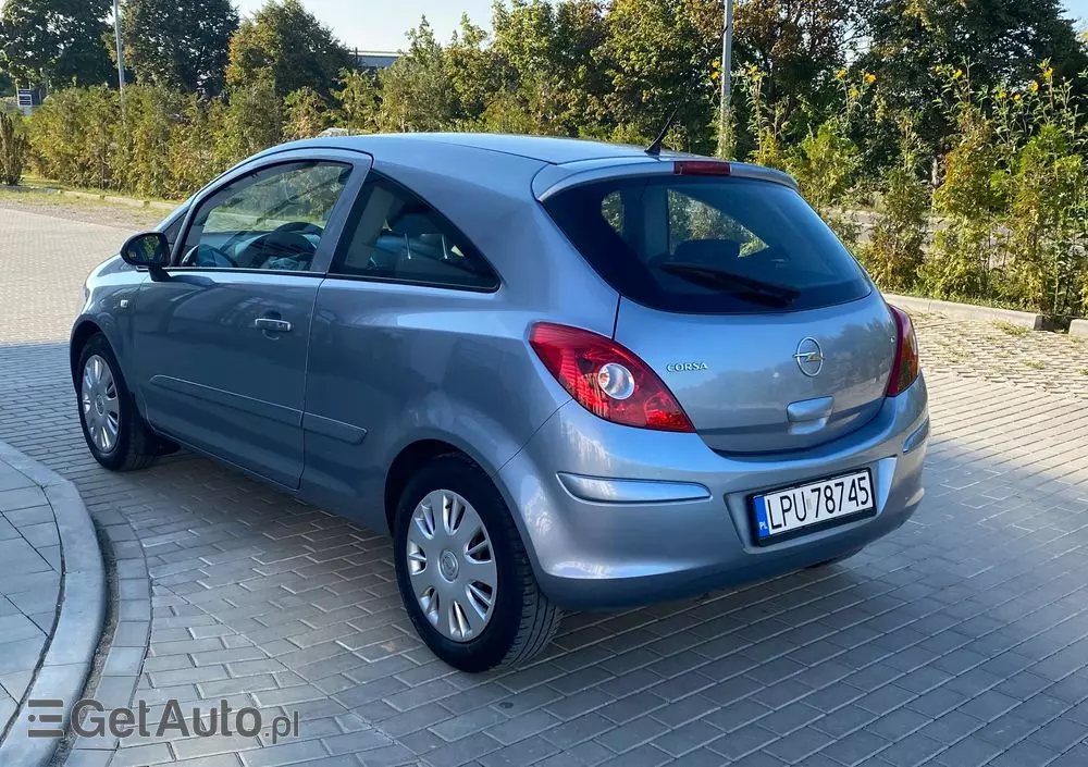 OPEL Corsa 1.2 16V Cosmo