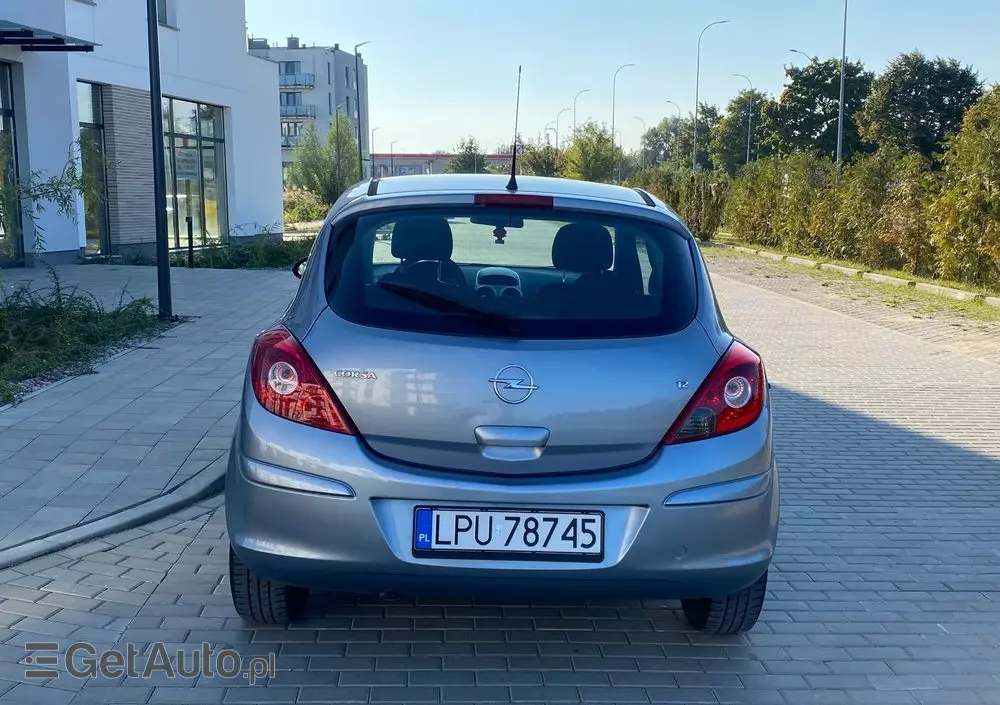 OPEL Corsa 1.2 16V Cosmo