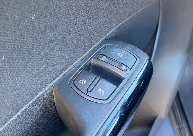 OPEL Corsa 1.2 16V Cosmo