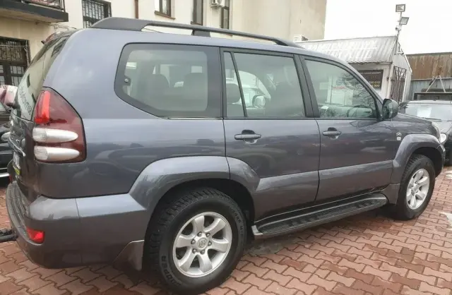 TOYOTA Land Cruiser 