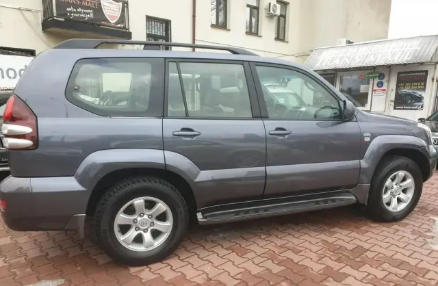 TOYOTA Land Cruiser 